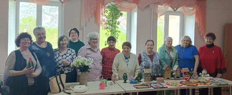 В КЦСОН г. Сатка по завершению заезда прошла выставка декоративно-прикладного творчества