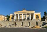 «Работа кипит»: в Бакале продолжается ремонт ДК горняков