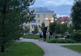 «Вот и повисели…»: в сквере Славы подростки сломали фонарь 