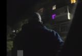 Украсть не получилось: мужчина пытался забрать алкоголь без оплаты, но столкнулся с сопротивлением продавца