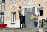 В Рудничном открылась мемориальная доска, посвящённая Владимиру Астафьеву