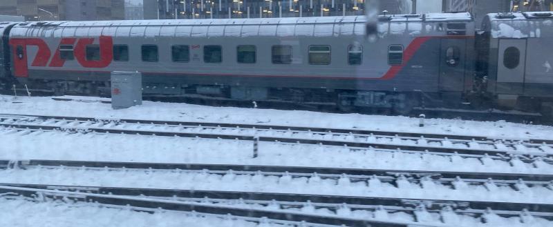 «Ни тепла, ни укрытия»: почему пассажиры на станции «Сатка» вынуждены ждать электричку до Челябинска на морозе?