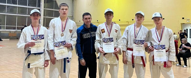 Турнир по рукопашному бою в Миассе: яркие победы и рекордный бой саткинцев 