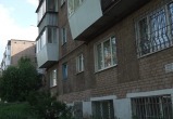 Взыскать долги за вывоз мусора: приставы приходят в дома жителей Бакала