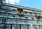 В Златоусте демонтировали незаконное остекление балкона в доме-памятнике